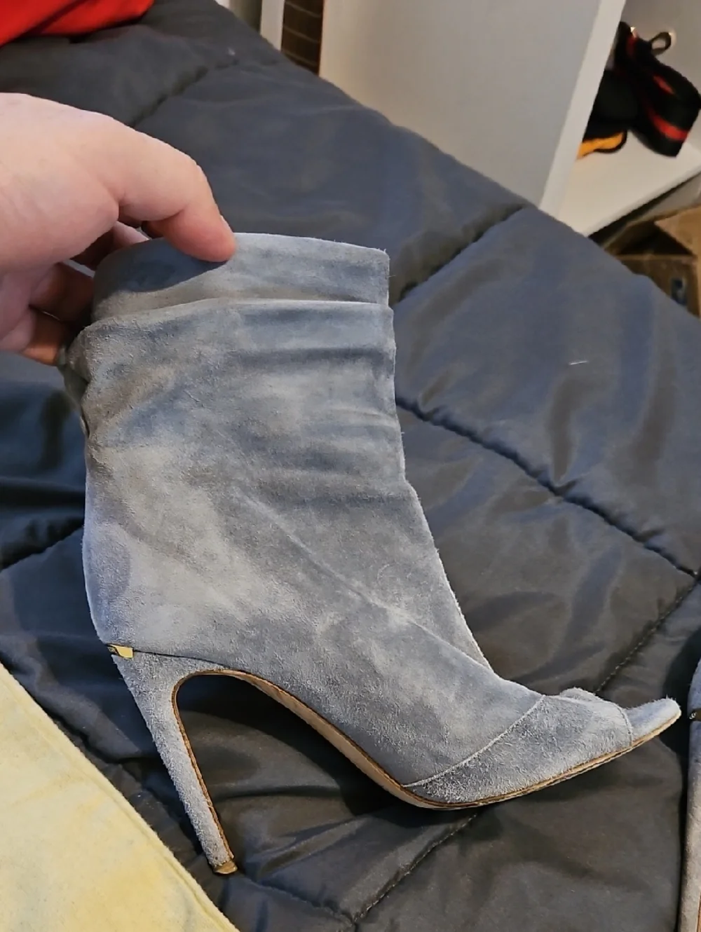 Authentic Burberry Prorsum Light Gray Suede Peep-Toe Folded Cuff Booties Size 6‎